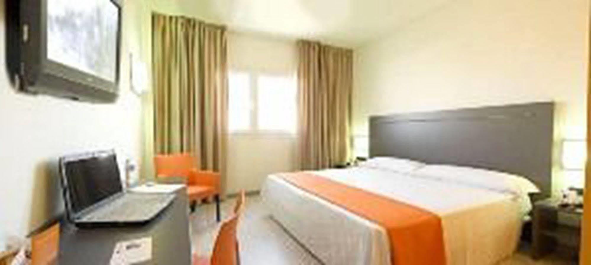 B&B Hotel Barcelona Rubí Zewnętrze zdjęcie